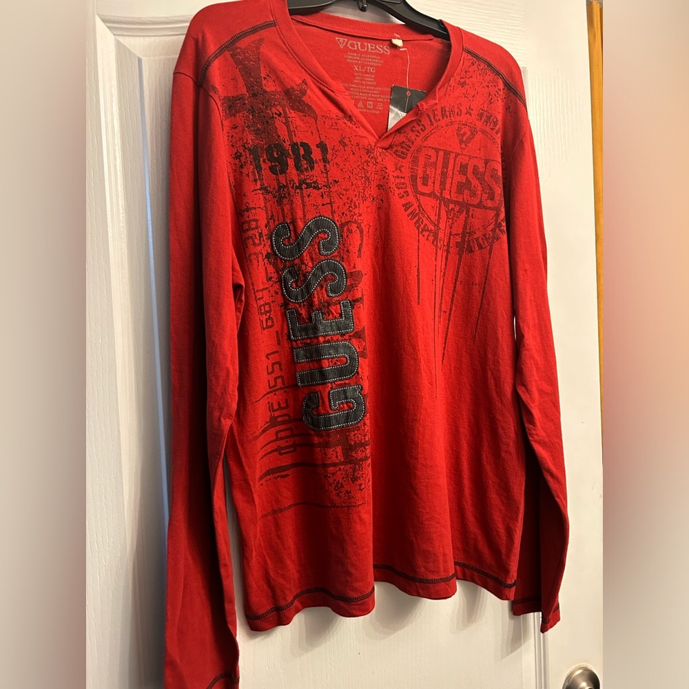 NEW WITH TAGS!!!!! Men’s XL GUESS Shirt.